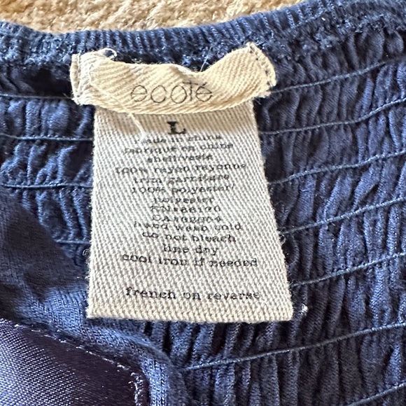 Ecote Navy Blue and black Textured Top with adjustable straps size large - Picture 2 of 4